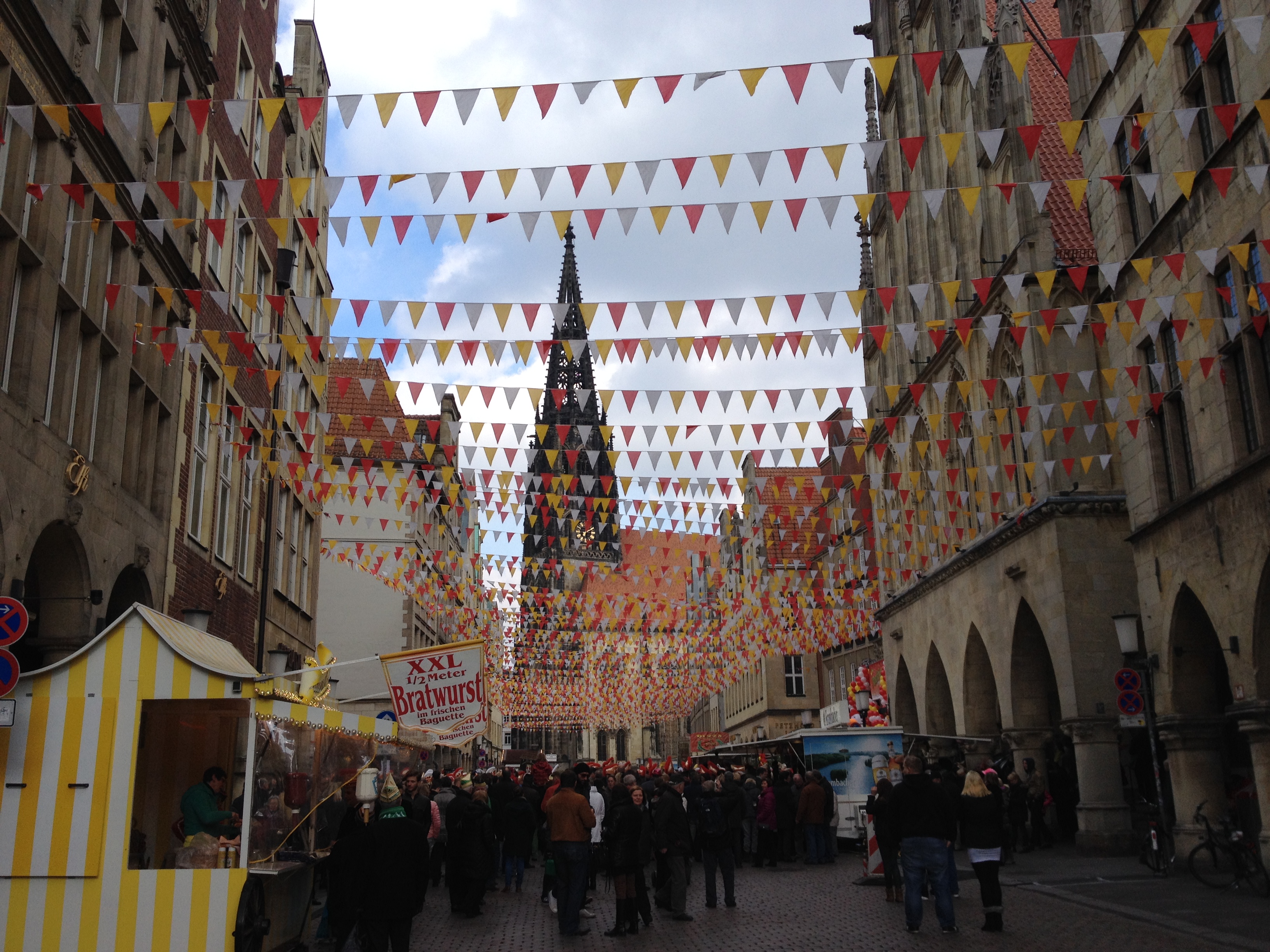 Karnevalflaggen am Prinzipalmarkt